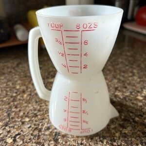 Tupperware Vintage Double-Sided White Measuring Cup